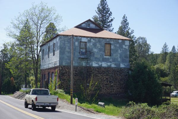 [Picture of Oddfellows Hall east side]